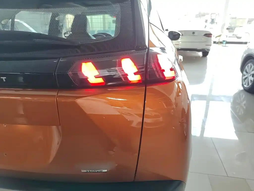 Peugeot 2008 — миниатюра 8
