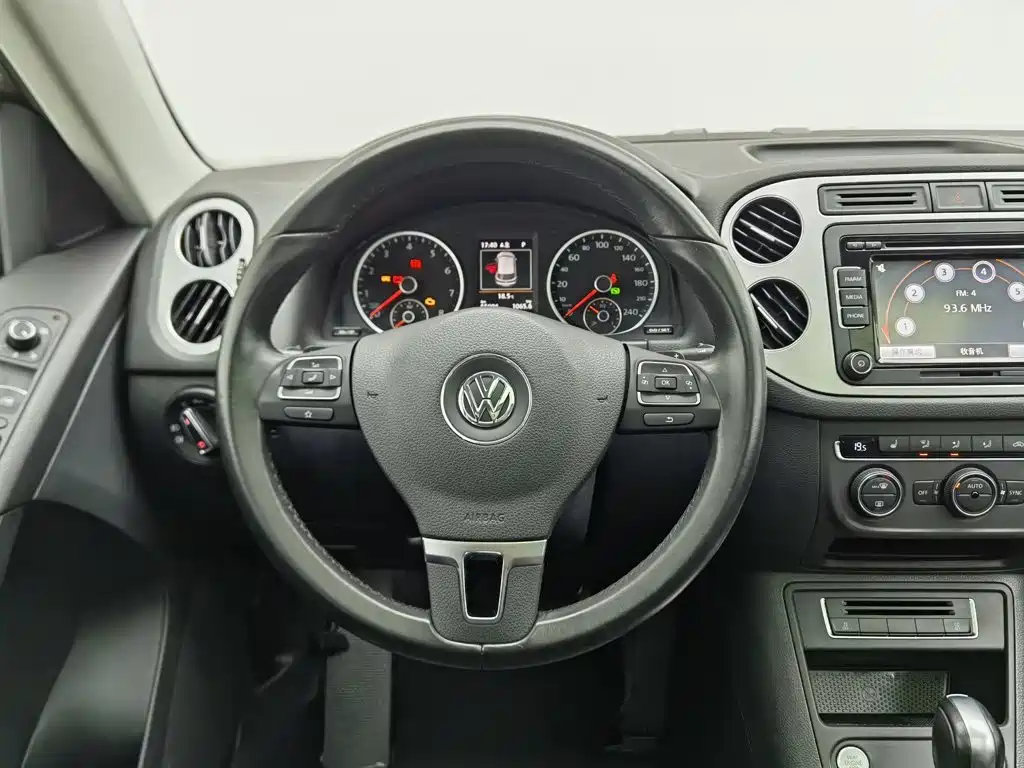 Volkswagen Tiguan — миниатюра 11