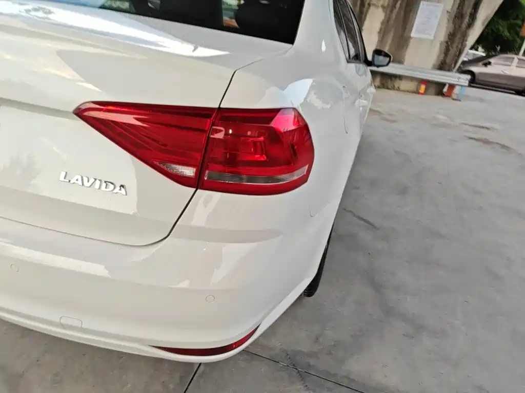 Volkswagen Lavida — миниатюра 8