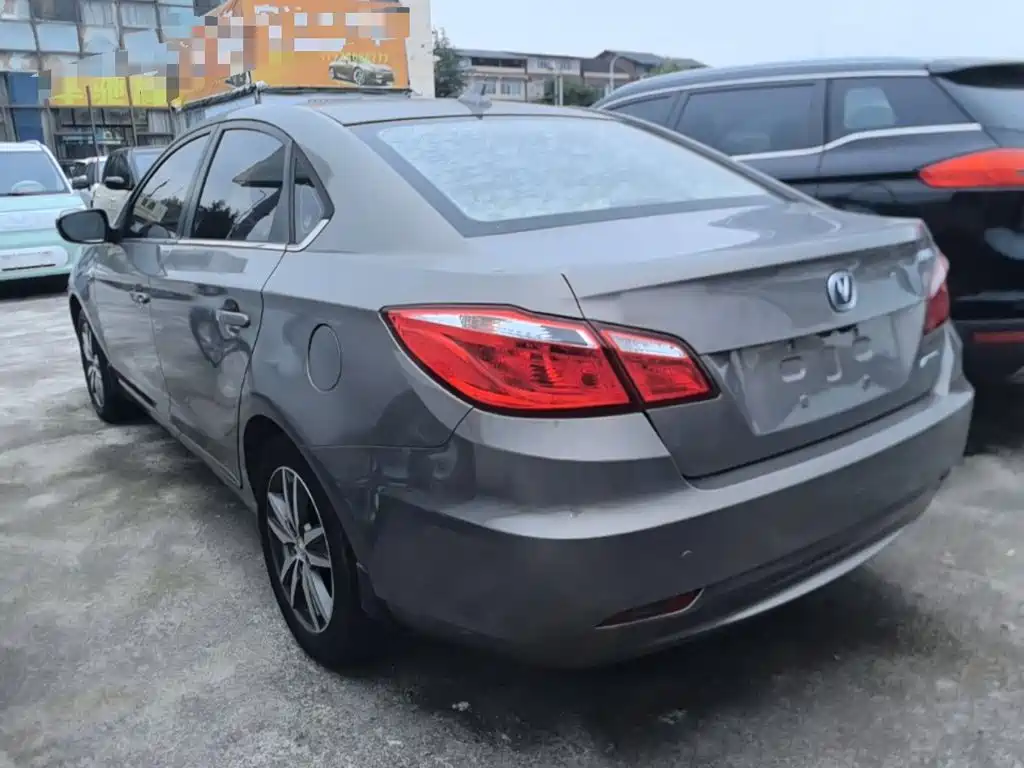 Changan Eado — миниатюра 5
