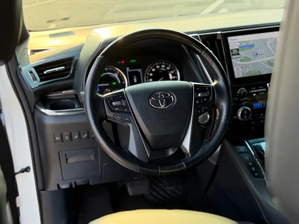 Toyota Vellfire — миниатюра 16