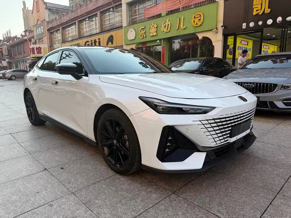 Changan UNI-V — миниатюра 3