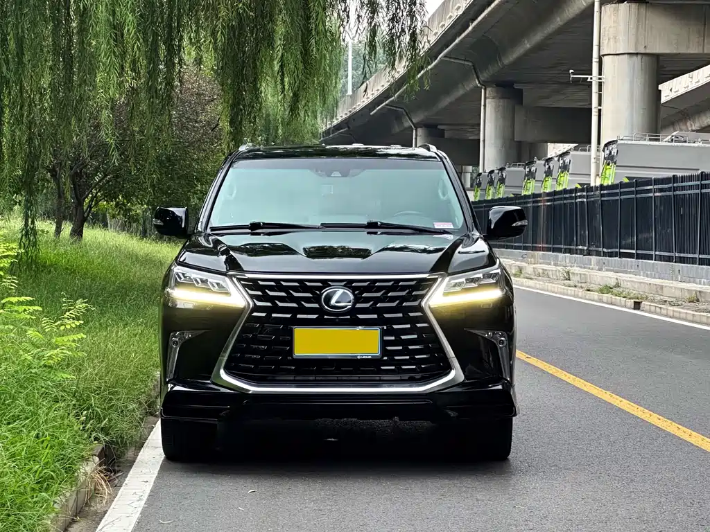Lexus LX — миниатюра 2