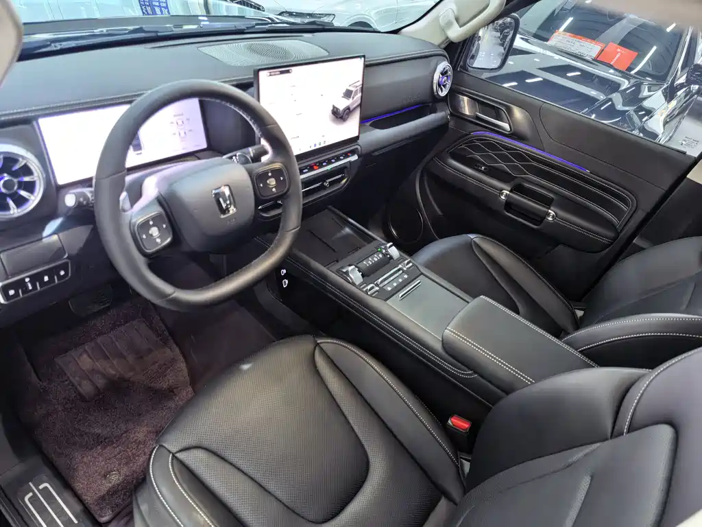 TANK TANK 300 NEW ENERGY