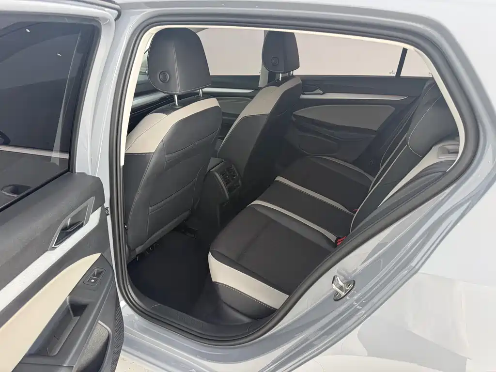 Volkswagen Golf — миниатюра 14
