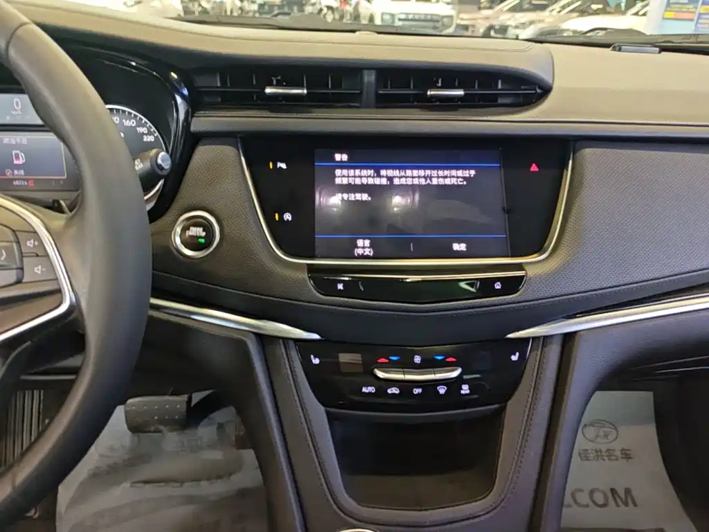 Cadillac XT5 2022 — фото 12