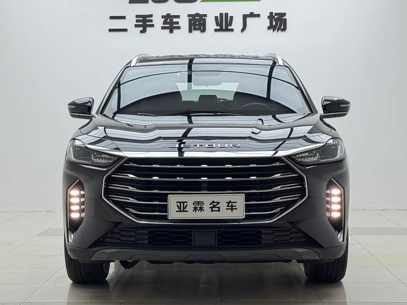 Jetour Jetour X70 PLUS 1.5 л 2023 г. Чёрный, пробег 42000 км