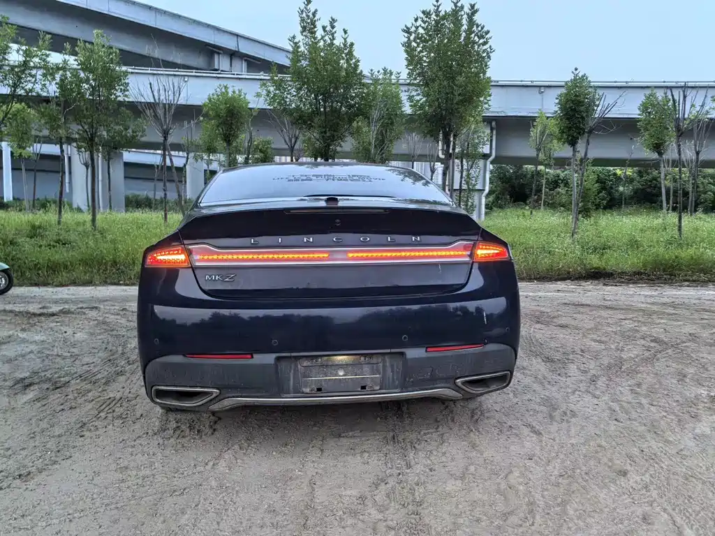 Lincoln MKZ — миниатюра 3