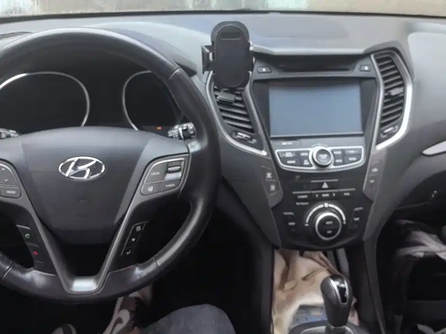 Hyundai Santa Fe — миниатюра 12