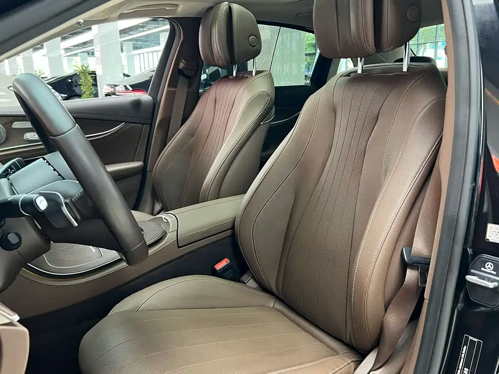 Mercedes-Benz E-Class — миниатюра 9