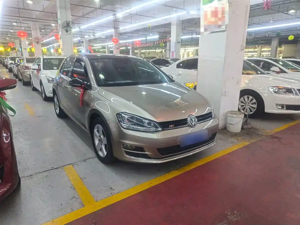 VOLKSWAGEN GOLF