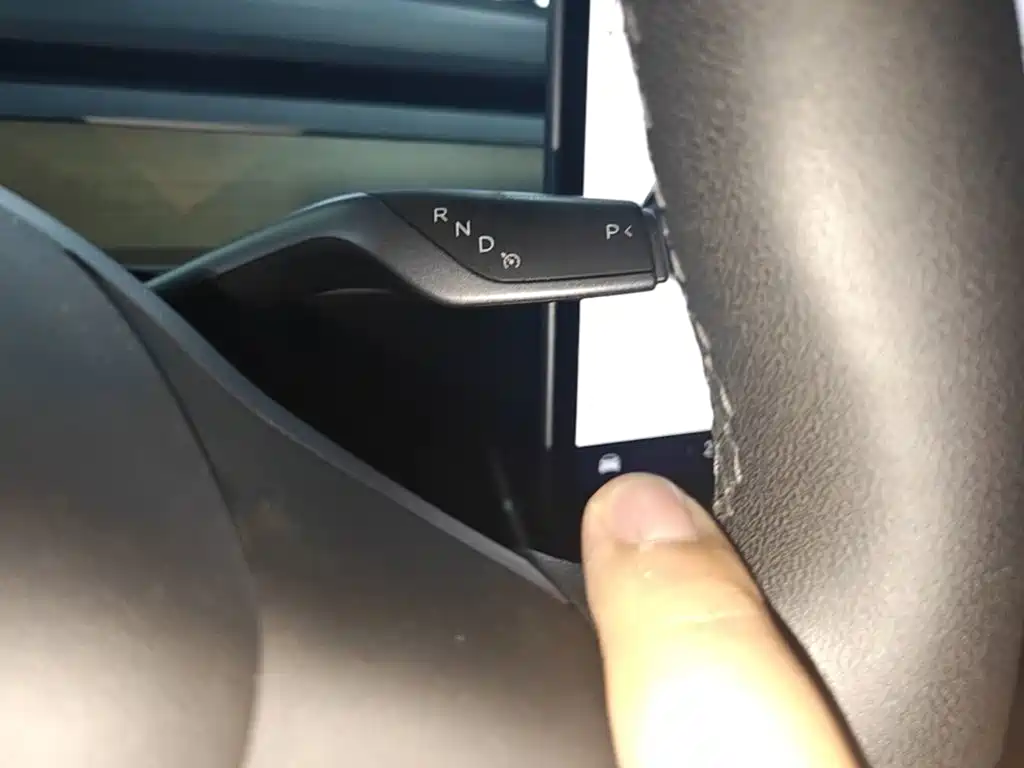 Tesla Model 3 — миниатюра 14