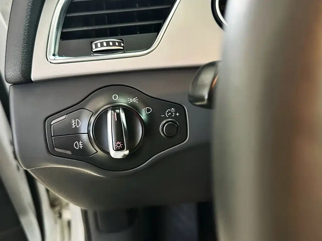 Audi A4L — миниатюра 12