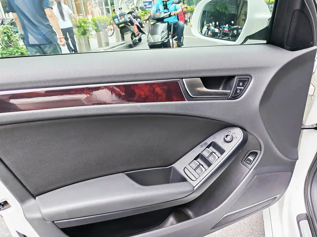 Audi A4L — миниатюра 11