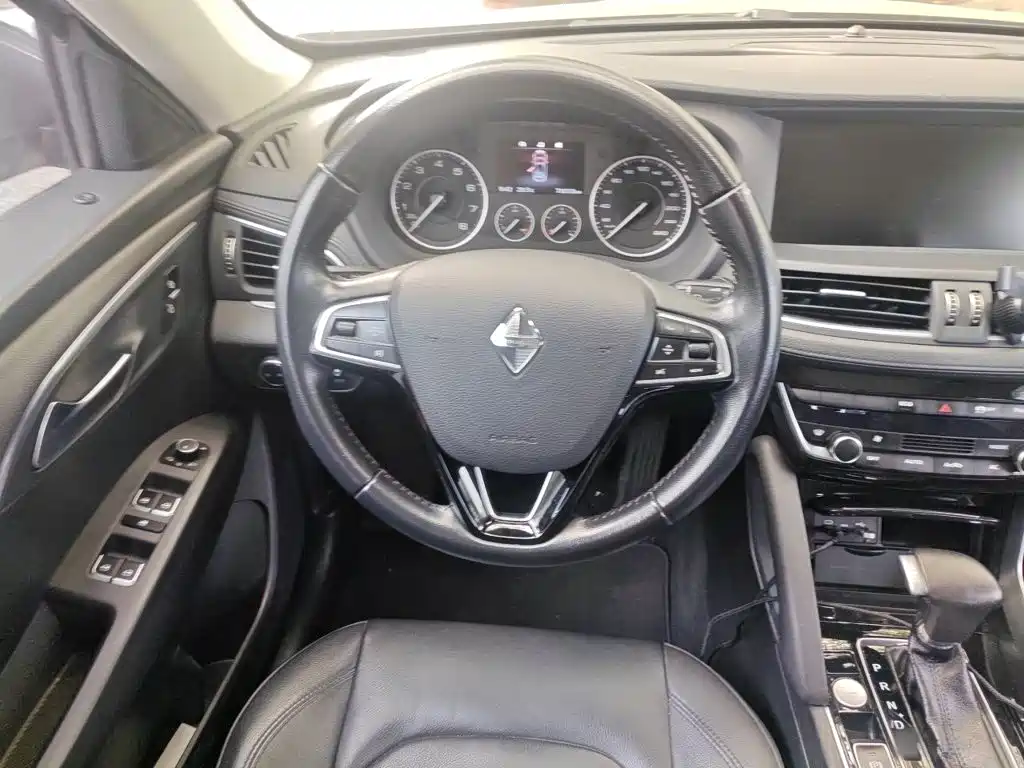 Borgward BX7 — миниатюра 6