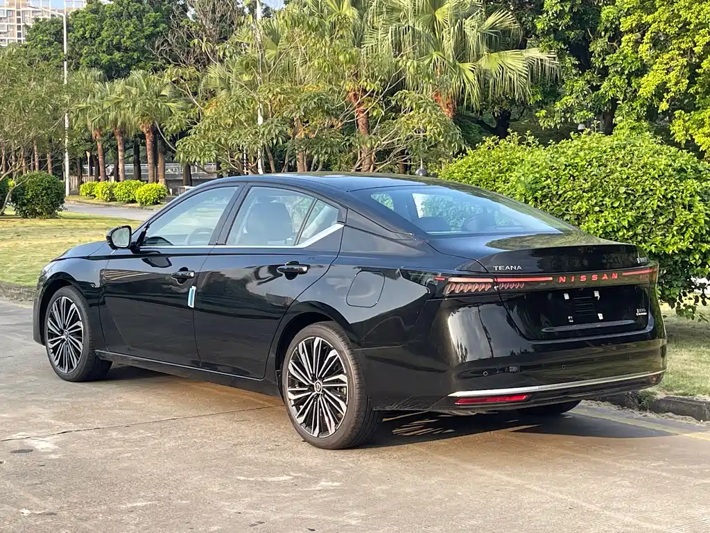 Nissan Teana — миниатюра 12