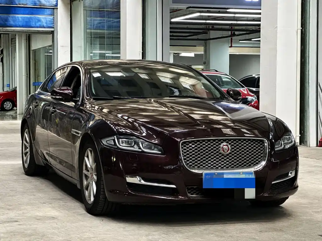 Jaguar XJ — миниатюра 3