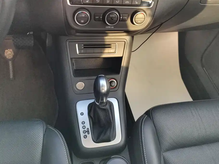 Volkswagen Tiguan — миниатюра 16