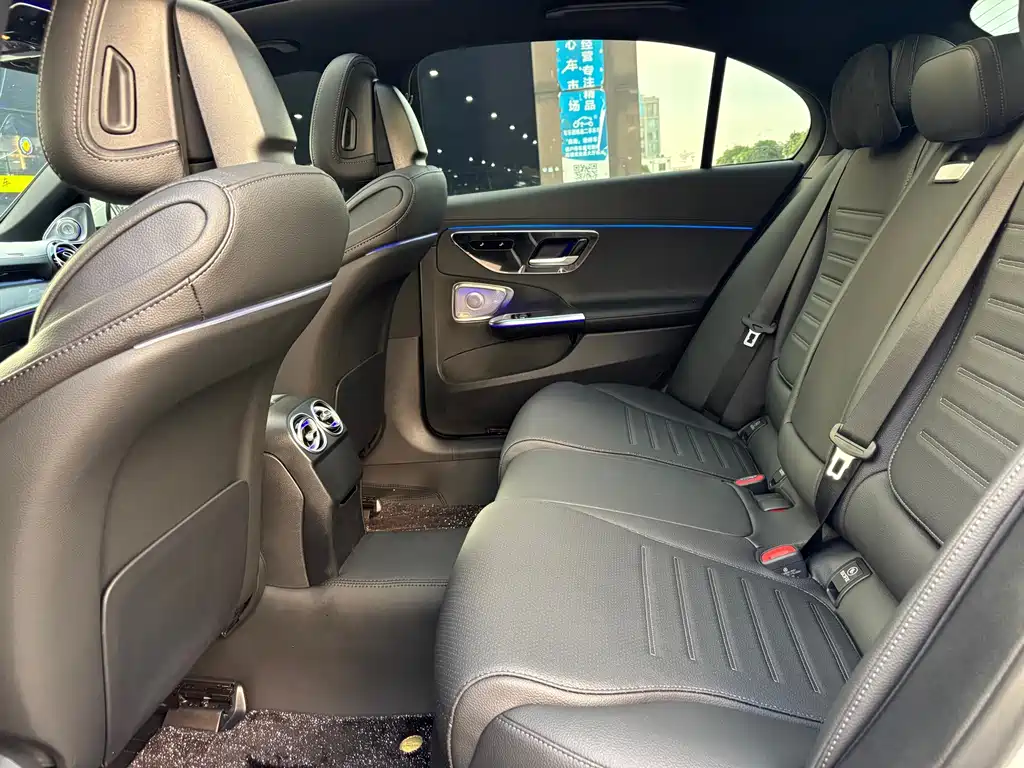 Mercedes-Benz C-Class — миниатюра 12
