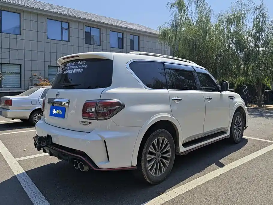 Nissan Patrol — миниатюра 3