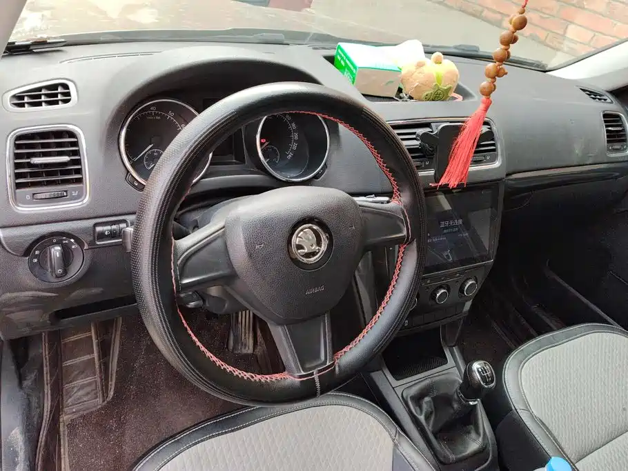 Skoda Yeti — миниатюра 12