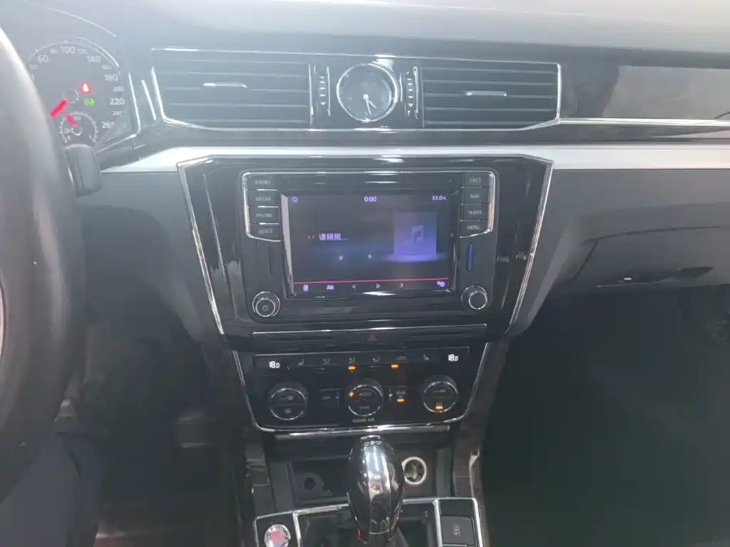 Volkswagen Passat — миниатюра 13