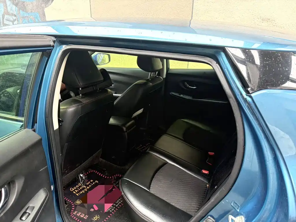 Nissan Bluebird — миниатюра 9