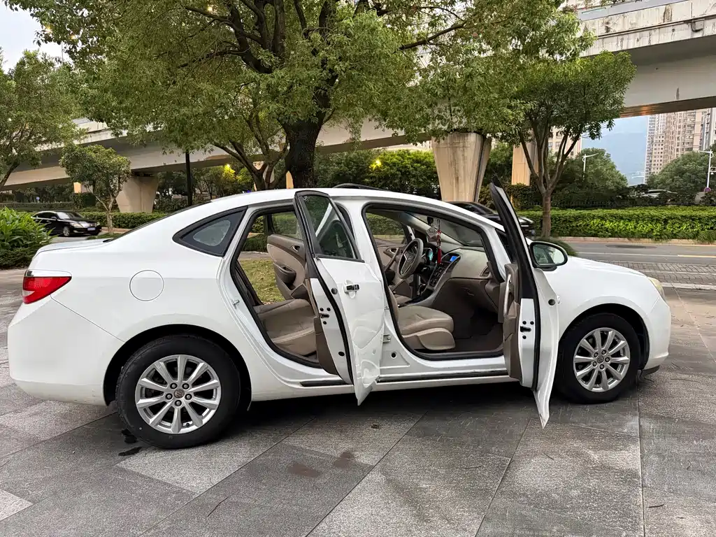 Buick Excelle — миниатюра 17