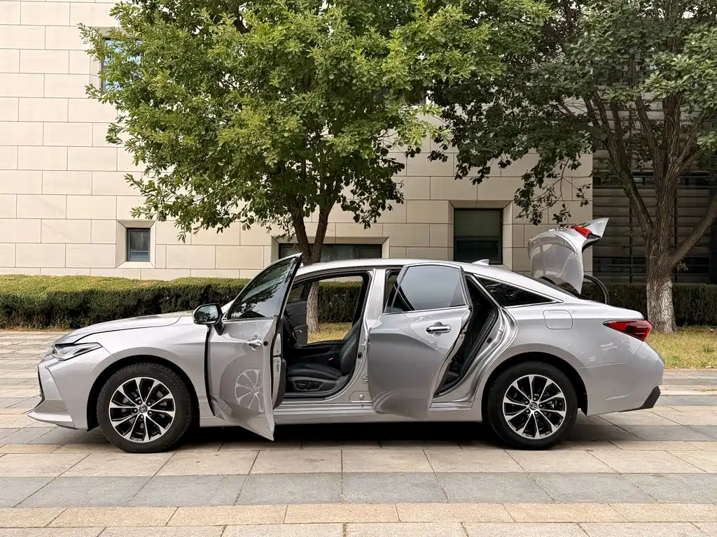 Toyota Avalon — миниатюра 7