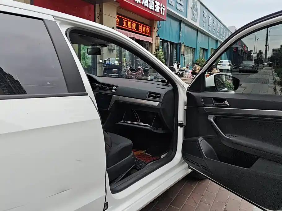 Volkswagen Lavida — миниатюра 8