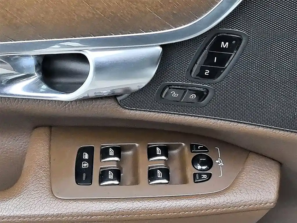 Volvo S90 2018 T5