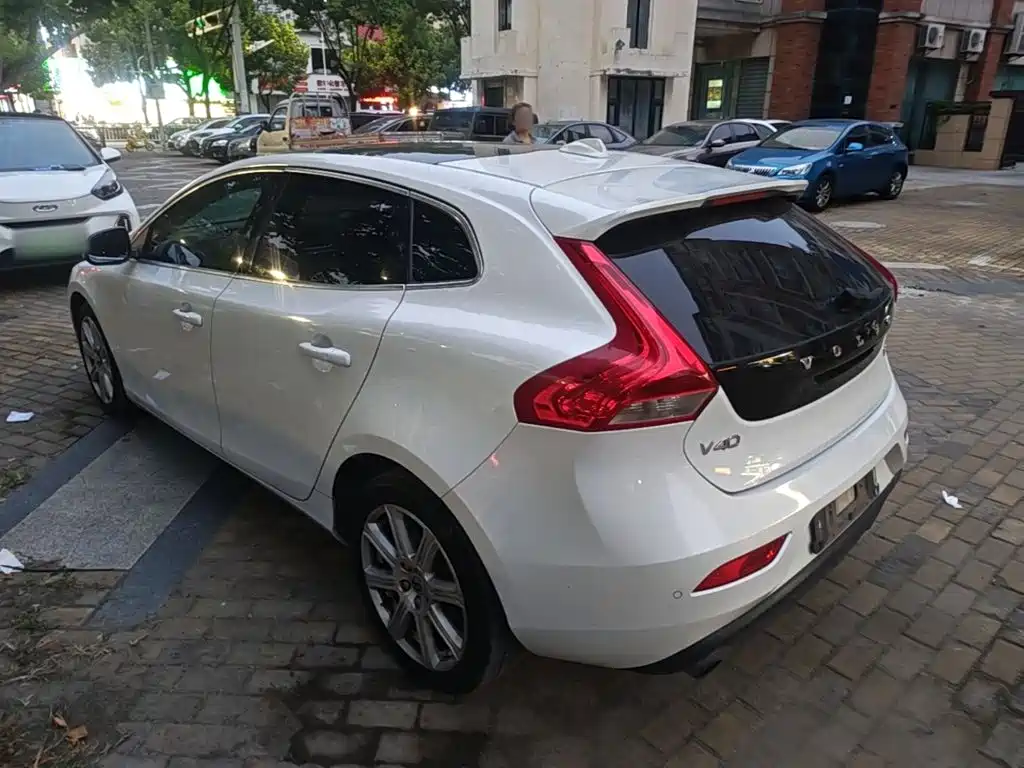 Volvo V40 — миниатюра 5