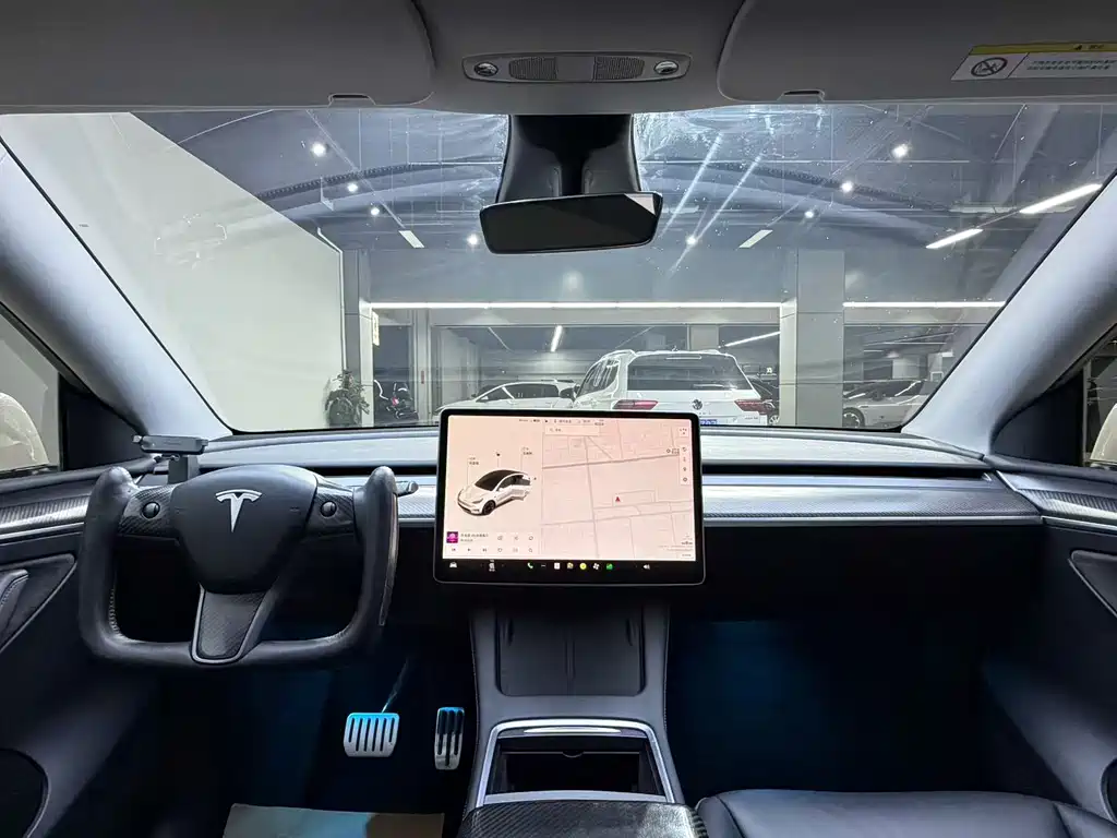 Tesla Model Y — миниатюра 3