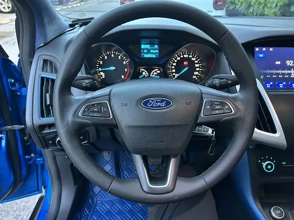 Ford Focus — миниатюра 10