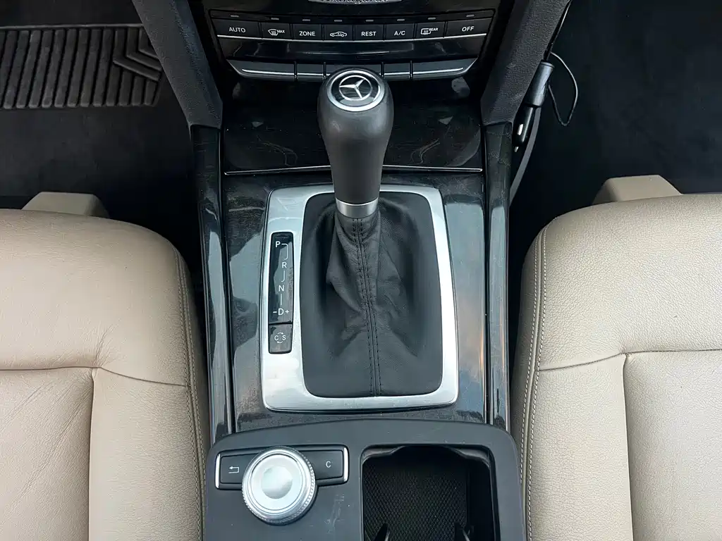 Mercedes-Benz E-Class (Import) — миниатюра 16