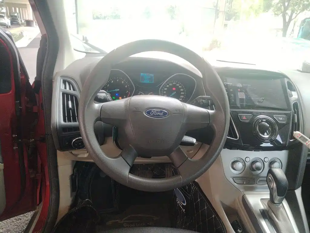 Ford Focus 2012 1.6L AT Comfort