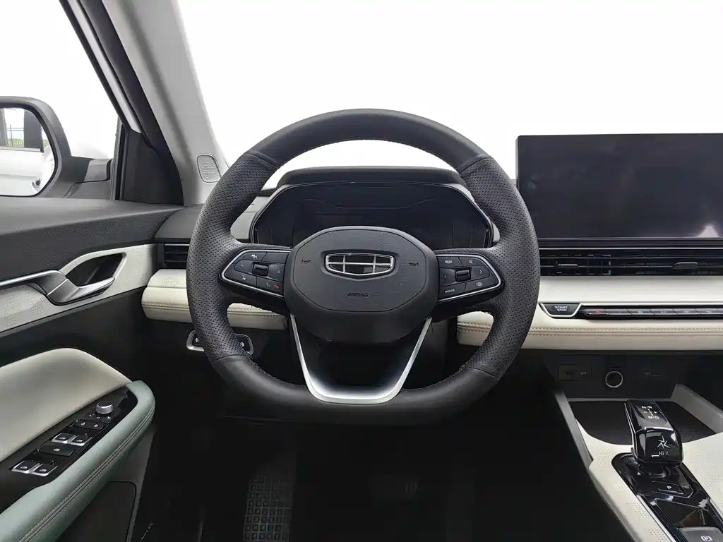 Geely L HiP — миниатюра 11