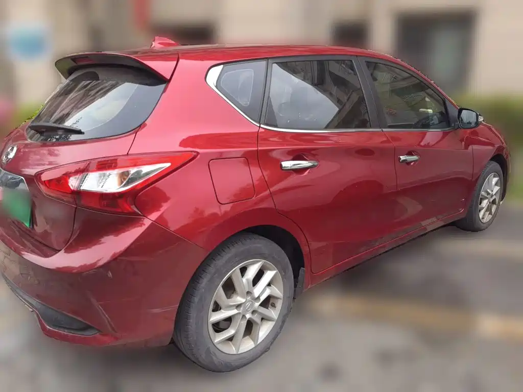Nissan Tiida — миниатюра 5