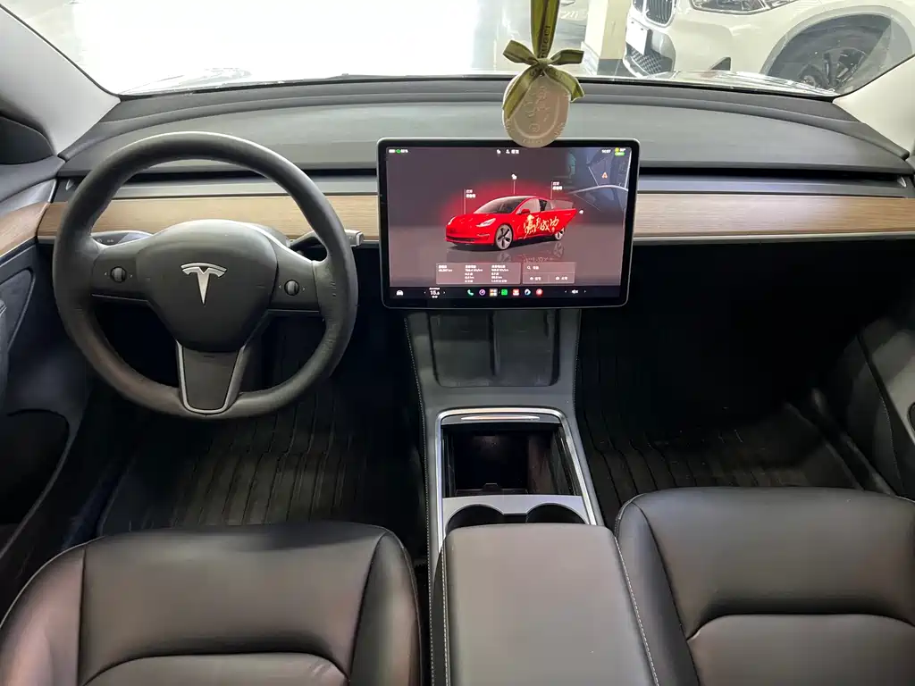 Tesla Model 3 — миниатюра 8