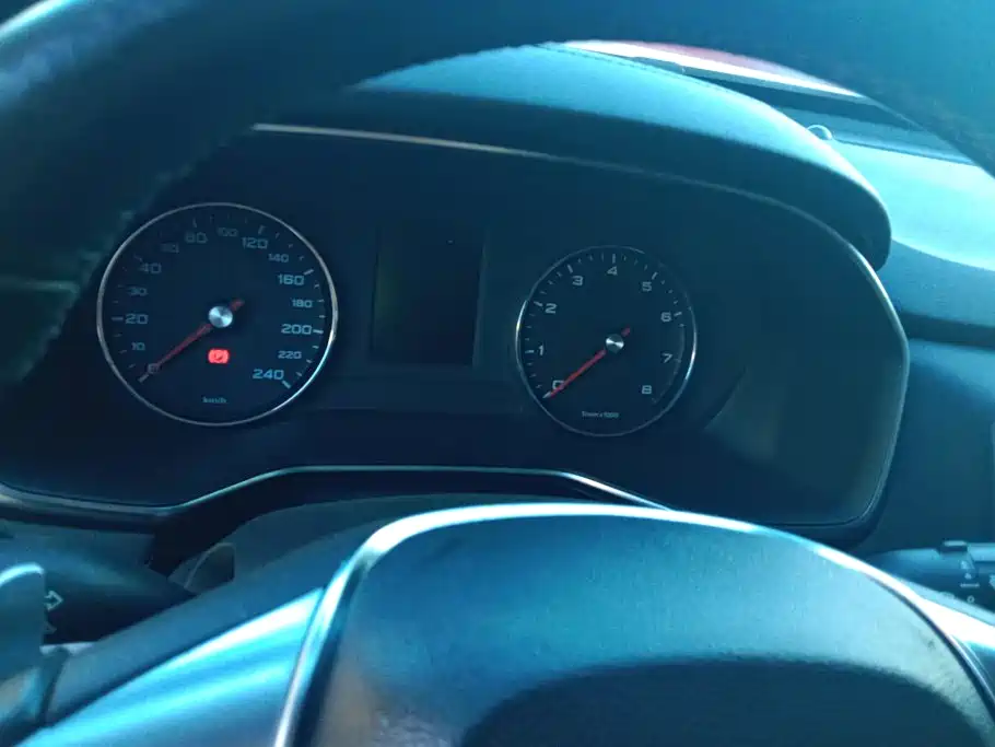 Roewe RX8 — миниатюра 13