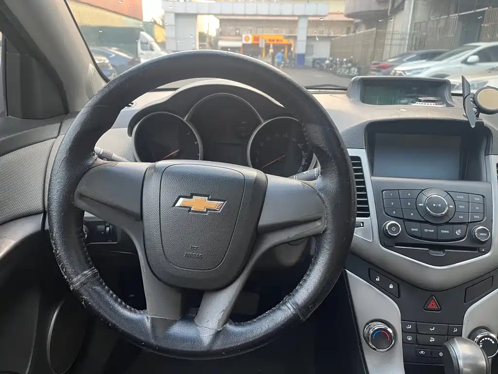 Chevrolet Cruze — миниатюра 14
