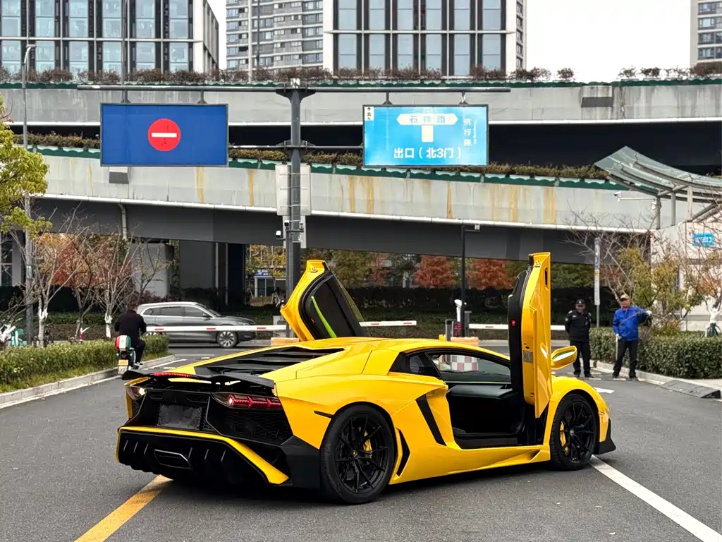 Lamborghini Aventador 2011 LP 700-4