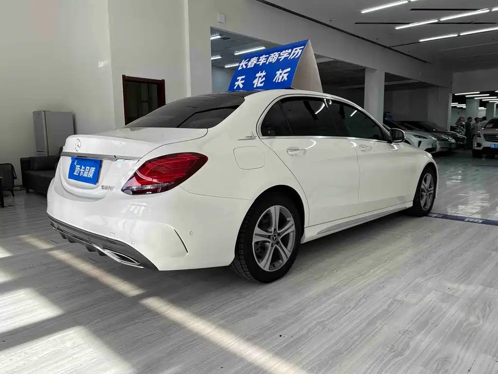 Mercedes-Benz C-Class — миниатюра 3