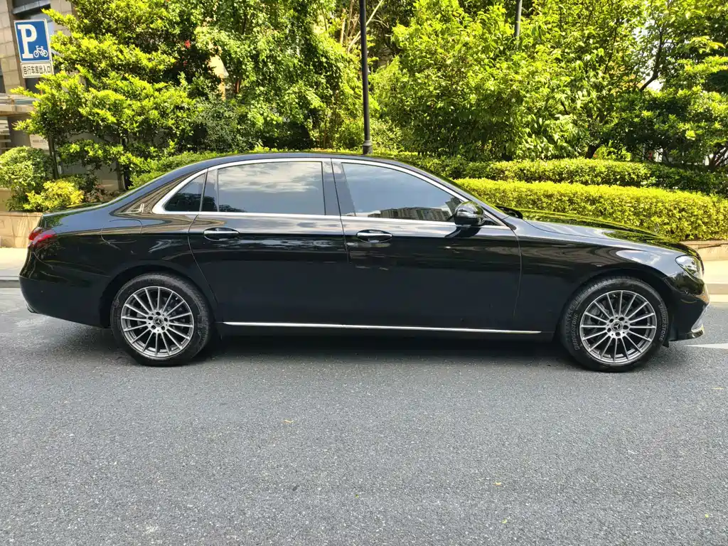 Mercedes-Benz E-Class — миниатюра 4