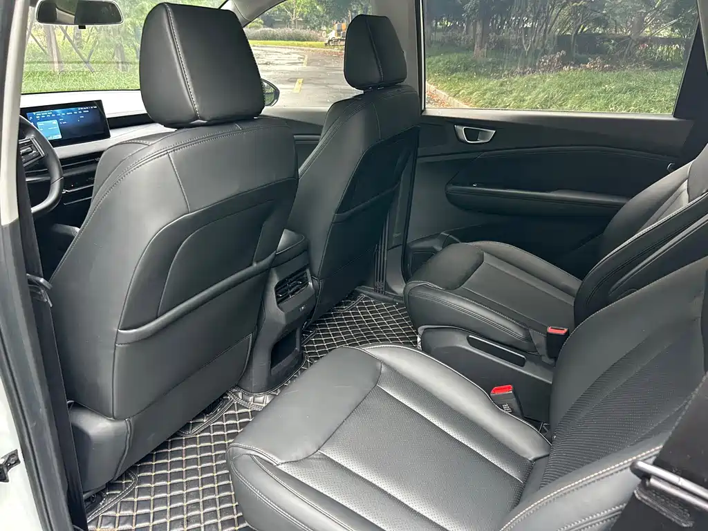 Wuling Jiachen — миниатюра 9
