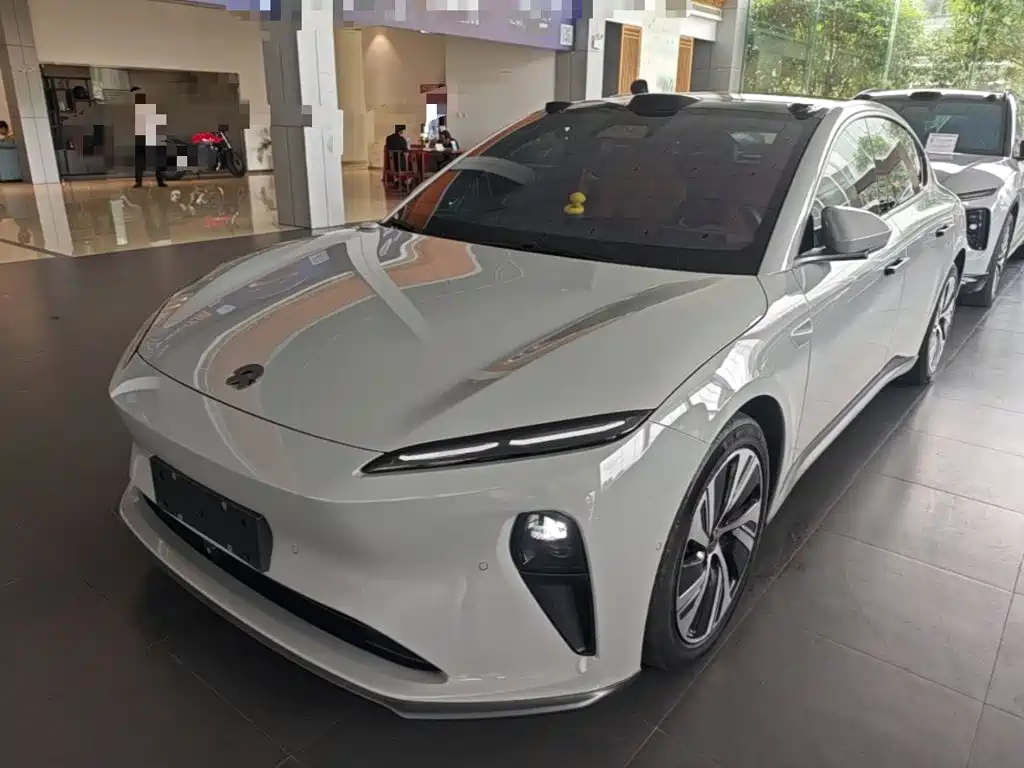 NIO ET5