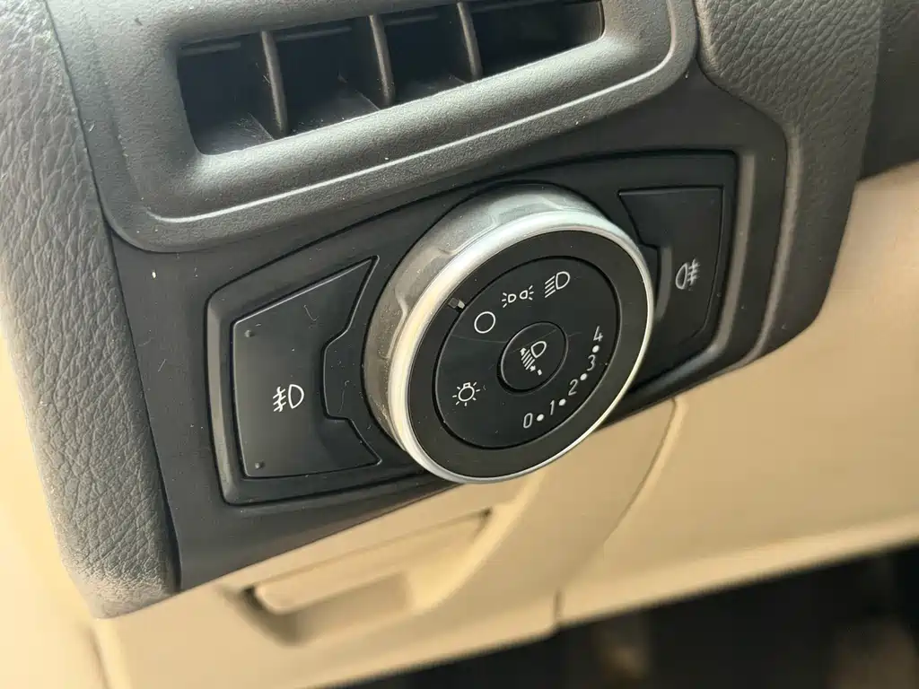 Ford Focus — миниатюра 10