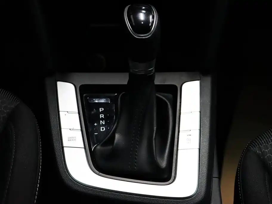 Hyundai Elantra — миниатюра 16