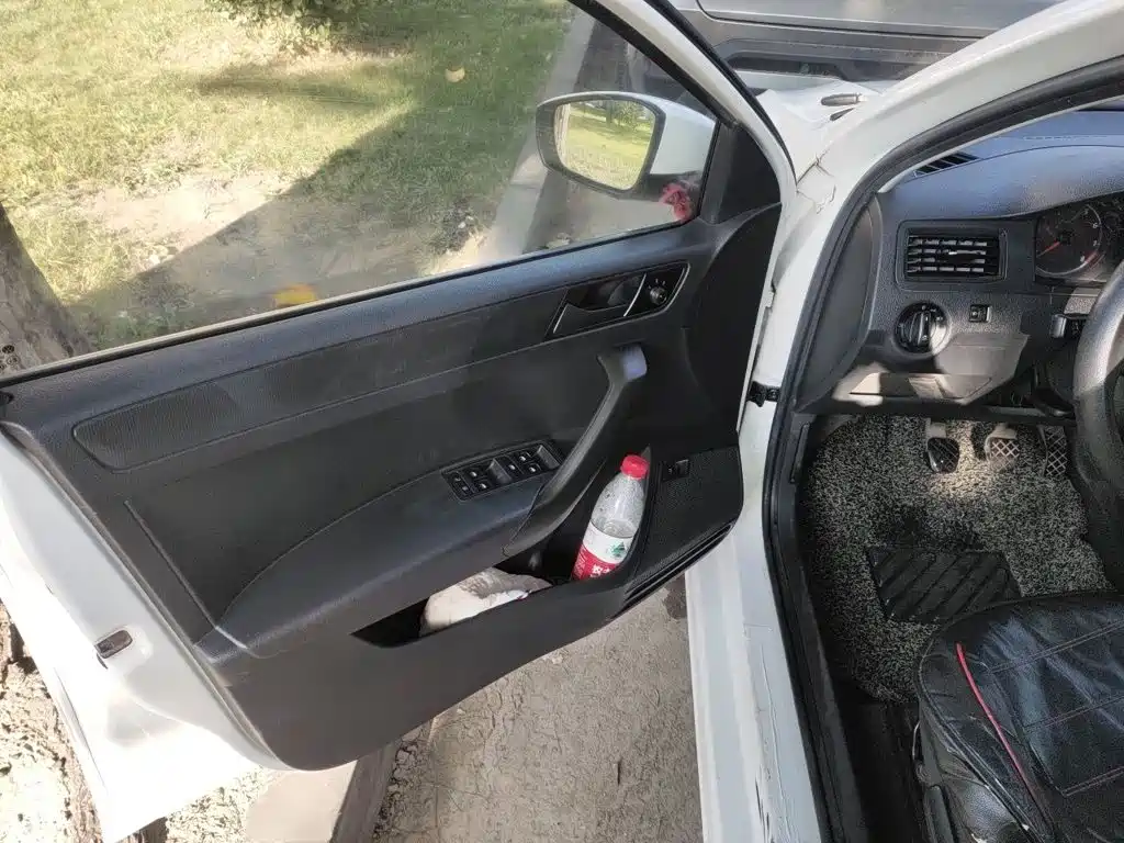 Volkswagen Santana — миниатюра 17