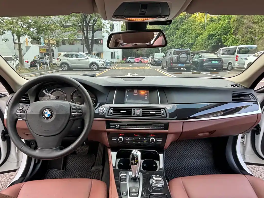 BMW 5 Series (Import) — миниатюра 7